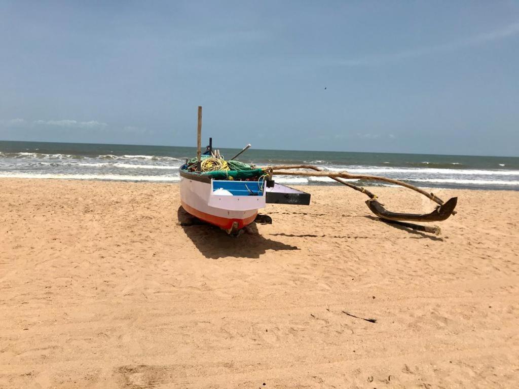 Pele'S Windsong Wood Cottage On The Beach Benaulim Ngoại thất bức ảnh