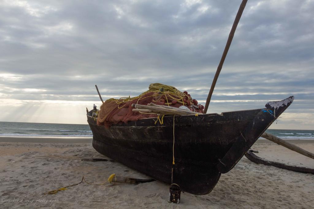 Pele'S Windsong Wood Cottage On The Beach Benaulim Ngoại thất bức ảnh
