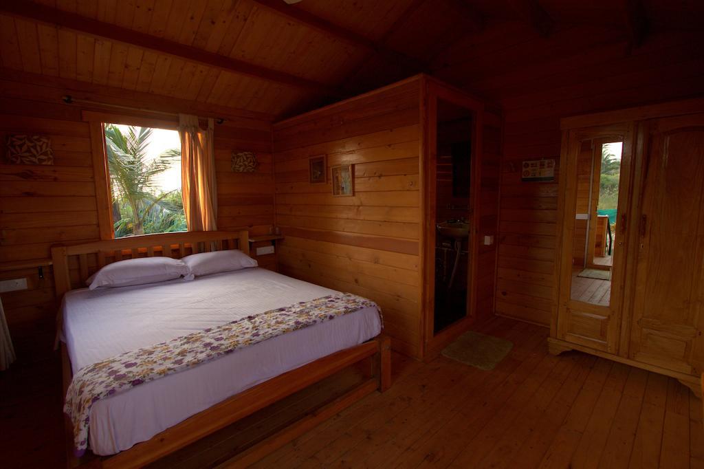 Pele'S Windsong Wood Cottage On The Beach Benaulim Phòng bức ảnh