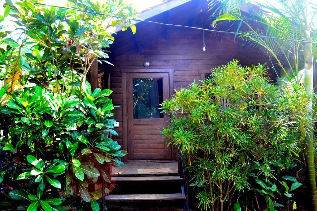 Pele'S Windsong Wood Cottage On The Beach Benaulim Ngoại thất bức ảnh