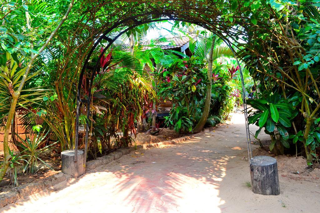 Pele'S Windsong Wood Cottage On The Beach Benaulim Ngoại thất bức ảnh