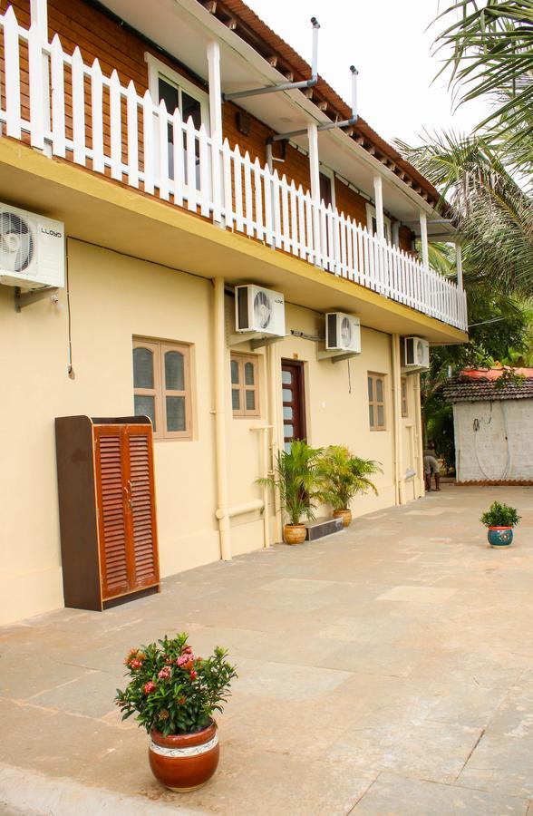 Pele'S Windsong Wood Cottage On The Beach Benaulim Ngoại thất bức ảnh